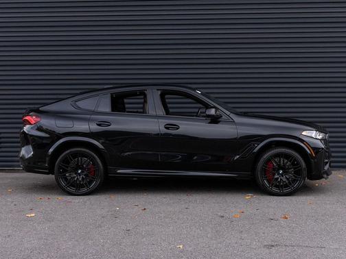 2025 BMW X6 M Base