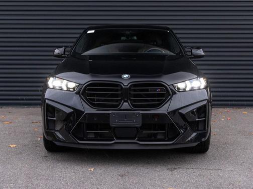 2025 BMW X6 M Base