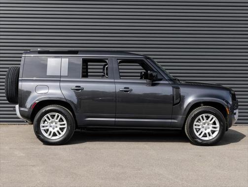 2025 Land Rover Defender 110 P300
