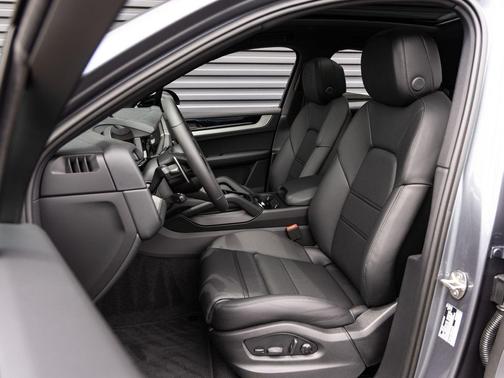 Vanadium Grey Metallic 2026 Porsche Cayenne Cayenne