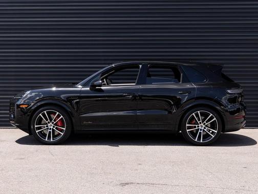 2025 Porsche Cayenne Cayenne Turbo E-Hybrid