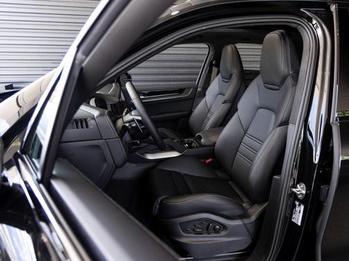 2025 Porsche Cayenne Cayenne Turbo E-Hybrid