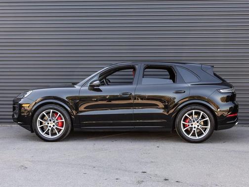 2025 Porsche Cayenne S