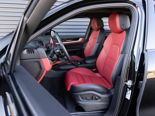2025 Porsche Cayenne S