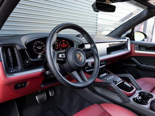2025 Porsche Cayenne S
