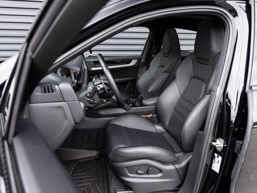 2024 Porsche Cayenne S