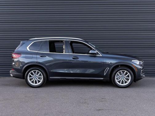 2022 BMW X5 PHEV xDrive45e