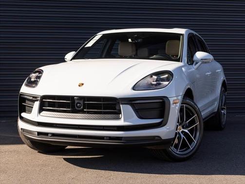 2025 Porsche Macan Base
