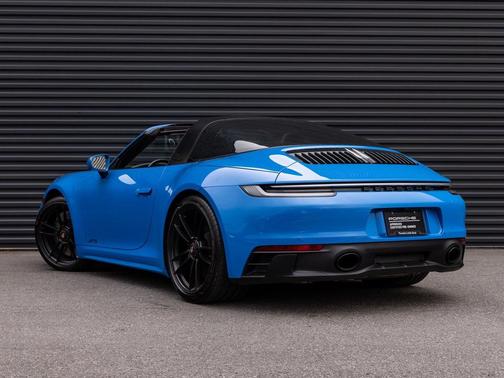 2023 Porsche 911 Targa 4 GTS