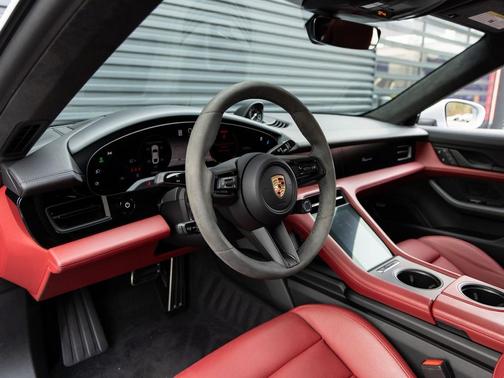 2023 Porsche Taycan GTS