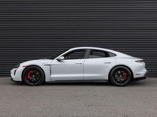 2023 Porsche Taycan GTS