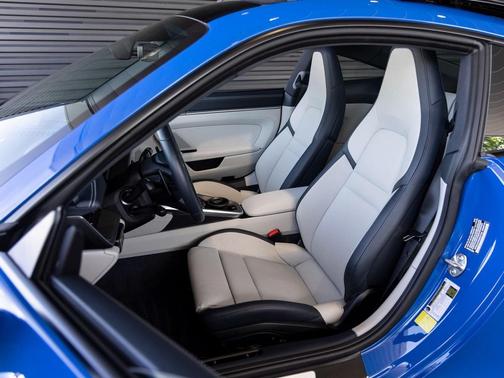 2025 Porsche 911 Carrera