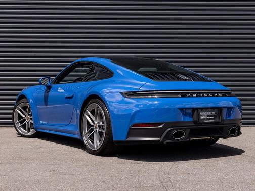2025 Porsche 911 Carrera