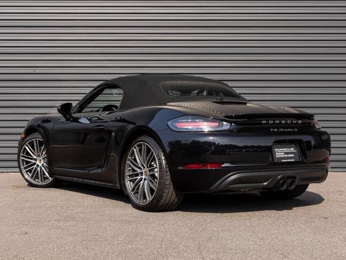 2024 Porsche 718 Boxster S