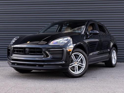 2023 Porsche Macan Base