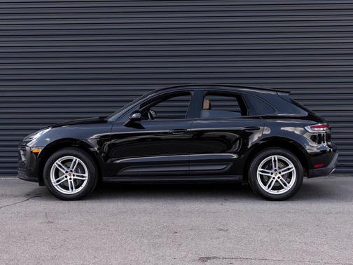 2023 Porsche Macan Base