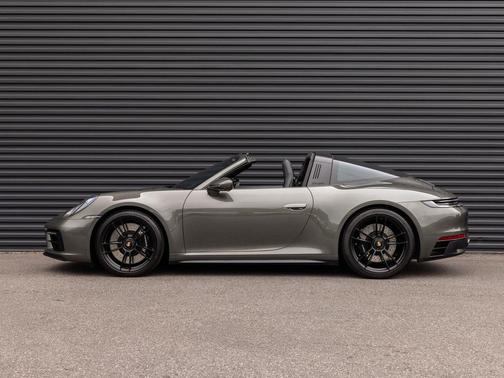 Aventurine Green Metallic 2024 Porsche 911 Targa 4 GTS