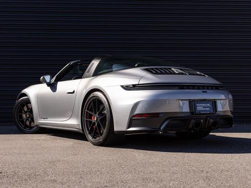 2025 Porsche 911 Targa 4 GTS