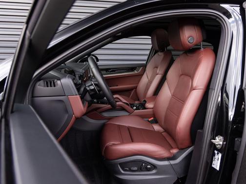 Black Metallic 2025 Porsche Cayenne S