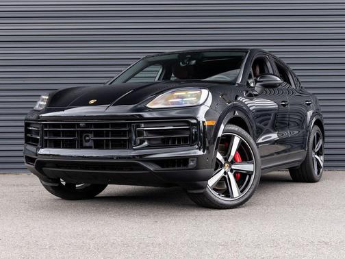 Black Metallic 2025 Porsche Cayenne S