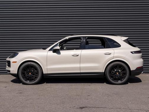 2025 Porsche Cayenne Base