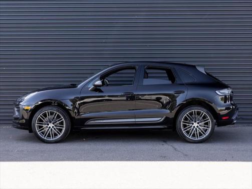 2025 Porsche Macan Base