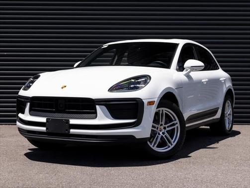 2023 Porsche Macan Base