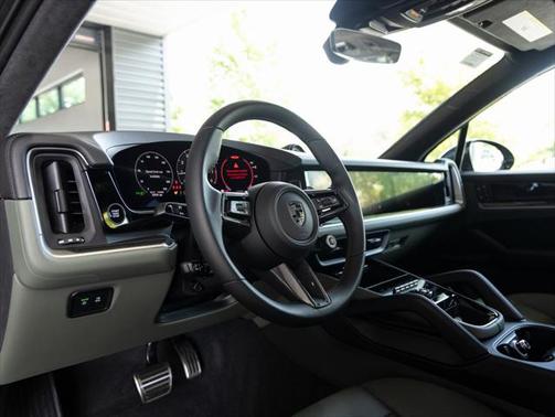 2025 Porsche Cayenne E-Hybrid S