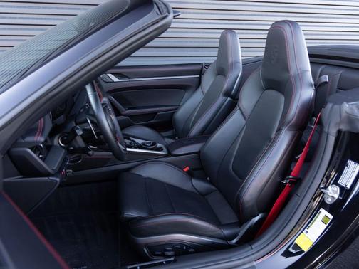 2023 Porsche 911 Carrera