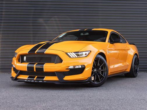 Orange Fury Metallic Tri-Coat 2018 Ford Shelby GT350 Base