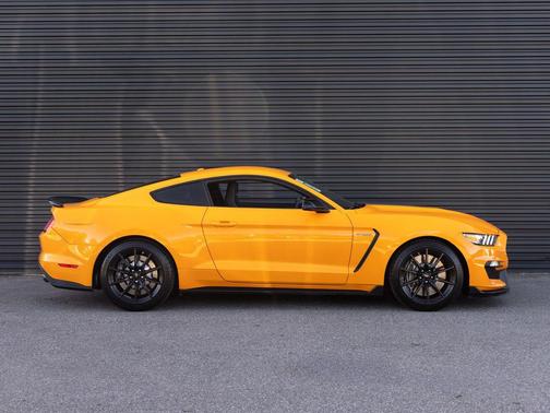 Orange Fury Metallic Tri-Coat 2018 Ford Shelby GT350 Base