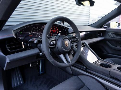 2025 Porsche Taycan GTS