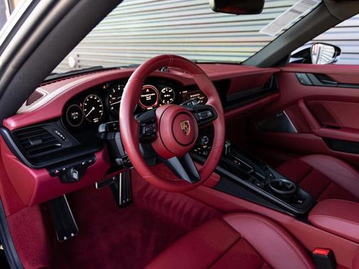 2024 Porsche 911 Carrera GTS