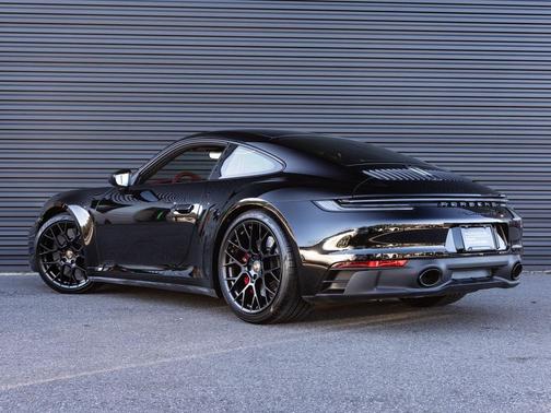 2024 Porsche 911 Carrera GTS