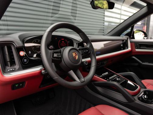 Chromite Black Metallic 2026 Porsche Cayenne Cayenne