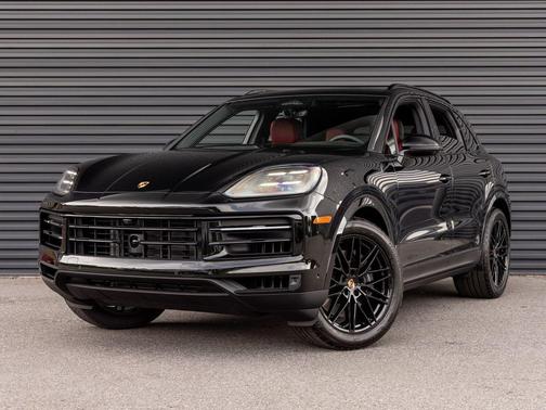 Chromite Black Metallic 2026 Porsche Cayenne Cayenne