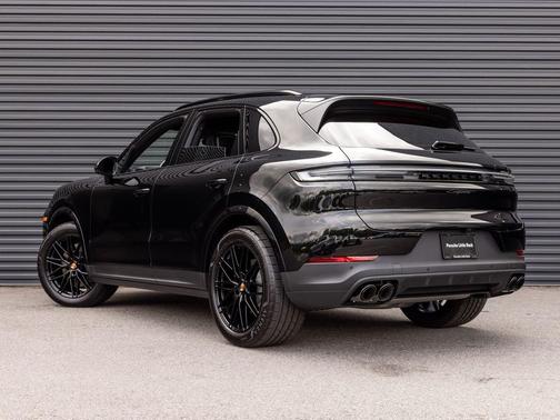 Chromite Black Metallic 2026 Porsche Cayenne Cayenne