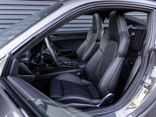 2024 Porsche 911 Carrera GTS