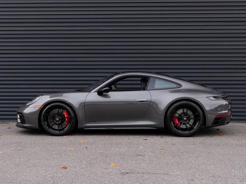 2024 Porsche 911 Carrera GTS