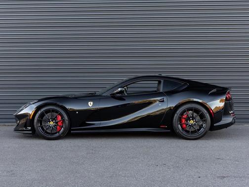 2018 Ferrari 812 Superfast Base