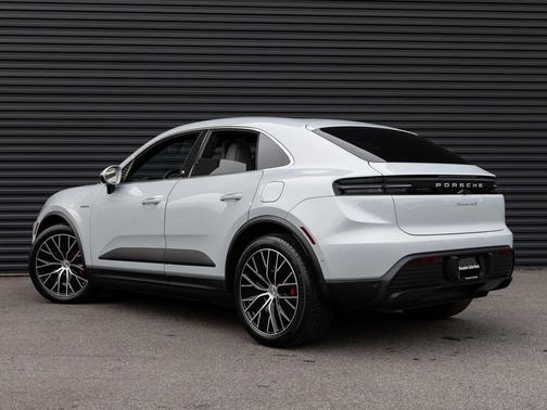 2025 Porsche Macan 4S