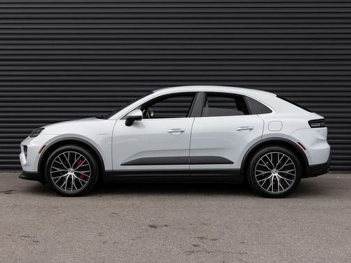 2025 Porsche Macan 4S