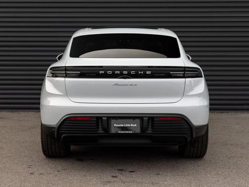 2025 Porsche Macan 4S