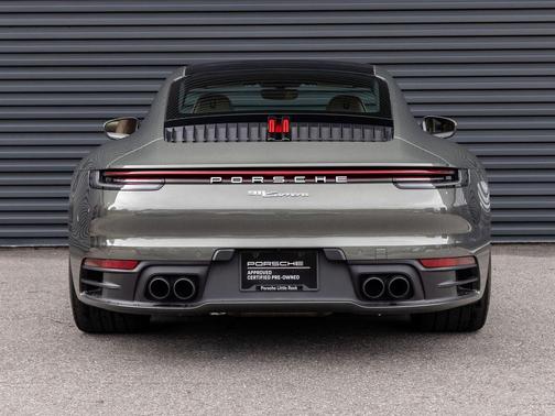 Aventurine Green Metallic 2024 Porsche 911 Carrera