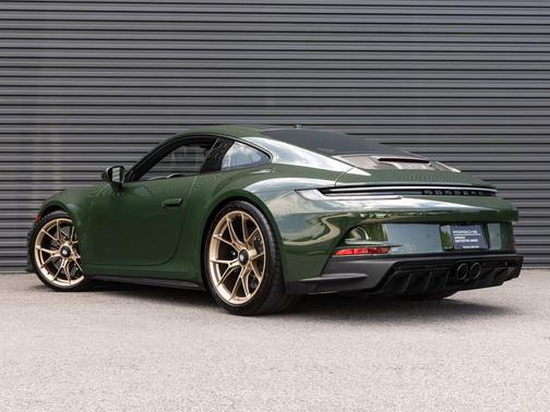 Paint to Sample: Underberggreen 2022 Porsche 911 GT3