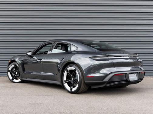 2025 Porsche Taycan 