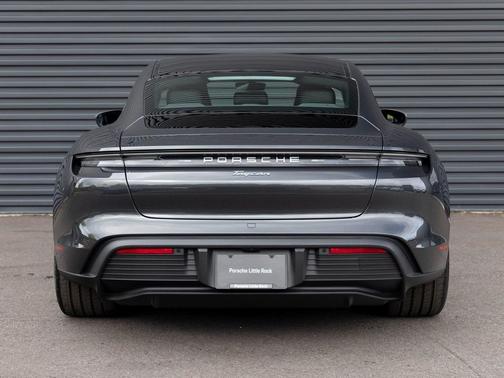 2025 Porsche Taycan 