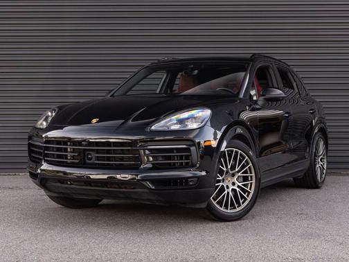 Chromite Black Metallic 2023 Porsche Cayenne Platinum Edition