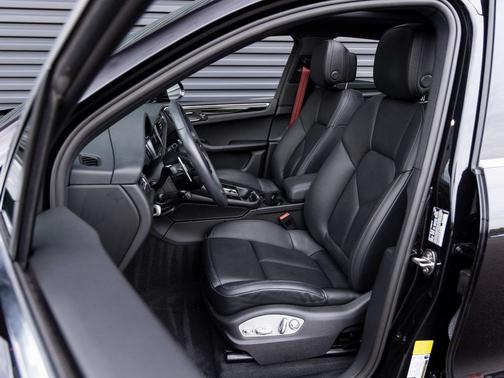 2024 Porsche Macan 