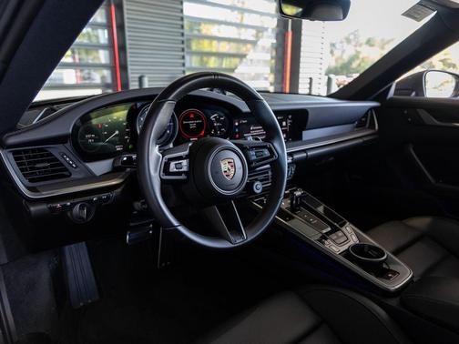 2024 Porsche 911 Carrera